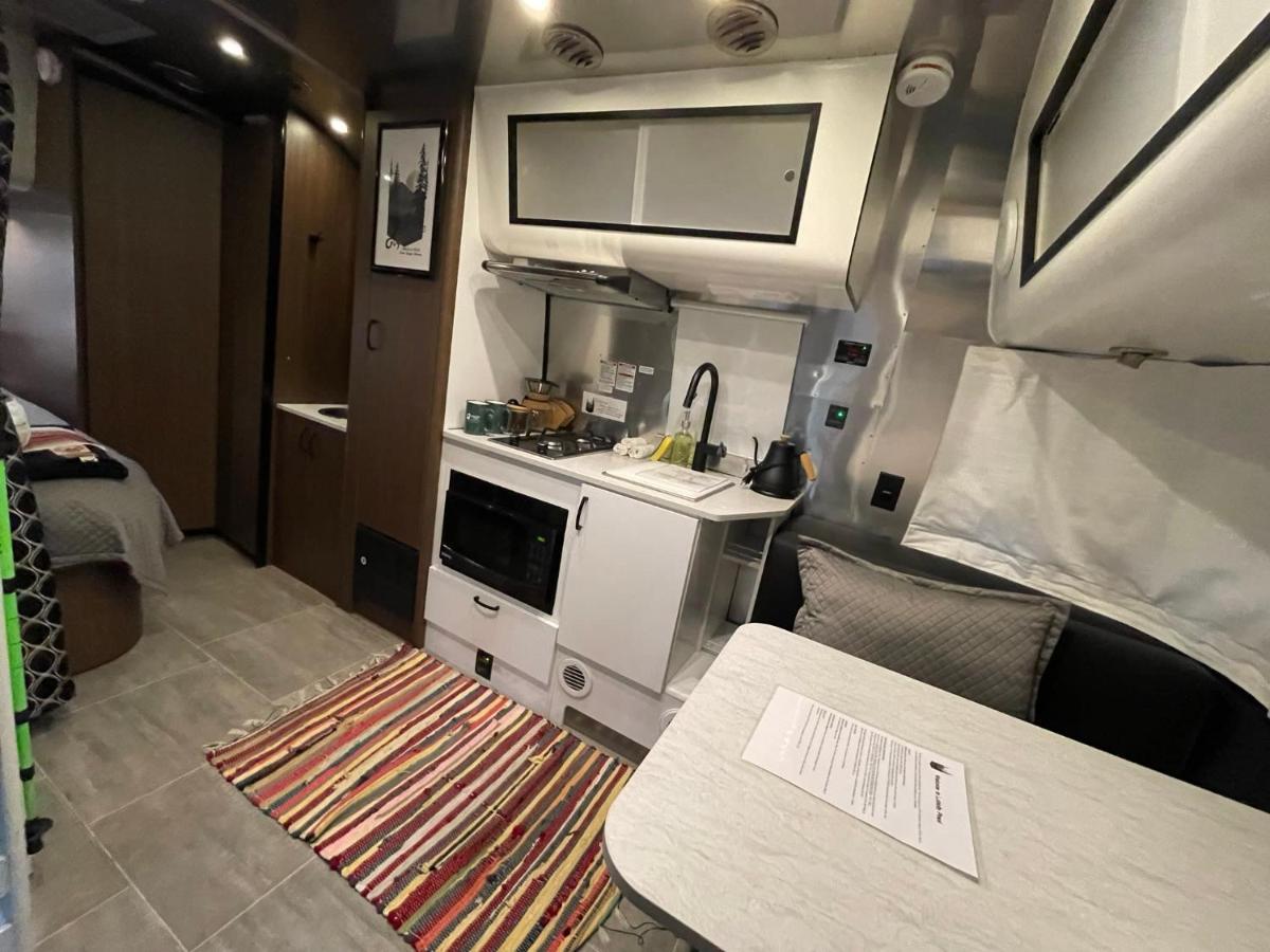 Airstream Caravel 2020 Loblolly Pines Adventure Camp Hotel Eureka Springs Eksteriør billede