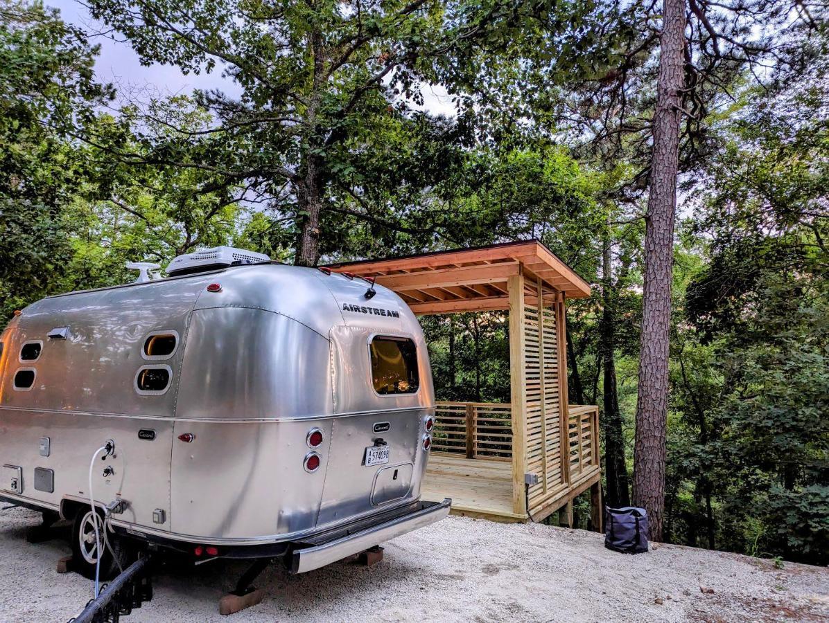 Airstream Caravel 2020 Loblolly Pines Adventure Camp Hotel Eureka Springs Eksteriør billede