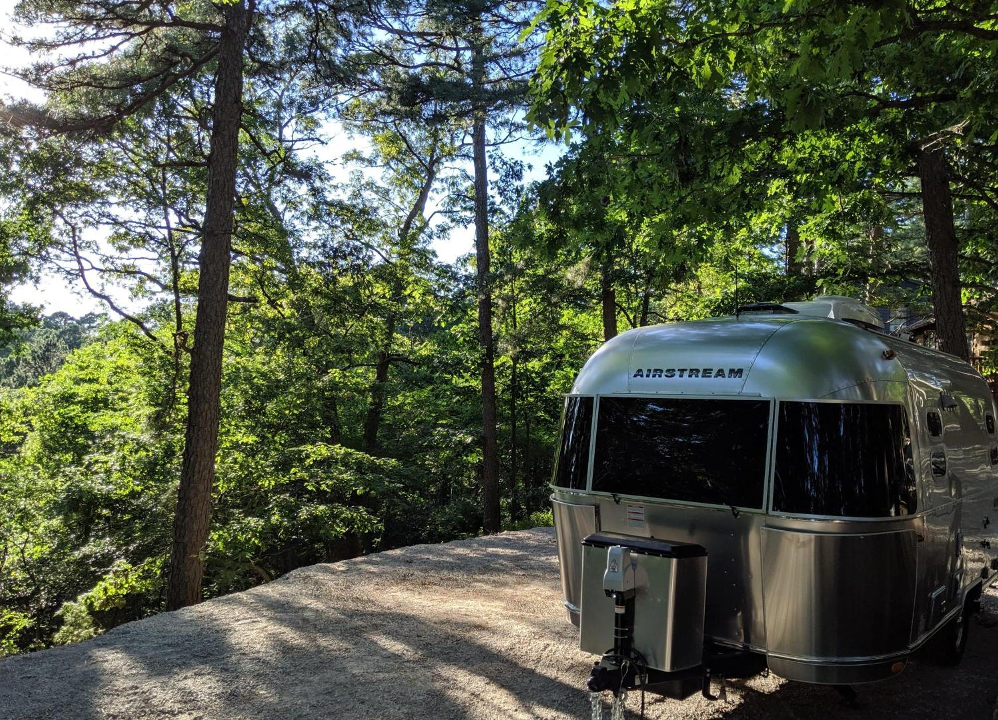 Airstream Caravel 2020 Loblolly Pines Adventure Camp Hotel Eureka Springs Eksteriør billede